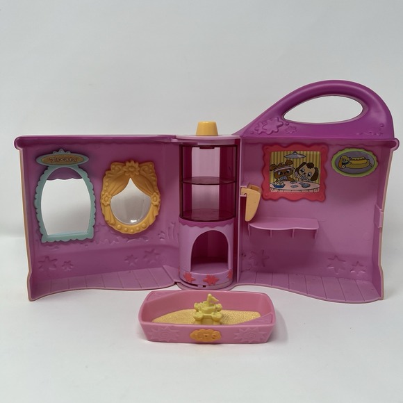 Littlest Pet Shop 2004 Doggie Diner Set + Dog‎ Bed - Picture 2 of 3